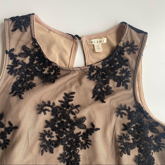 Francesca’s Miami Lace Top - Picture 3 of 12